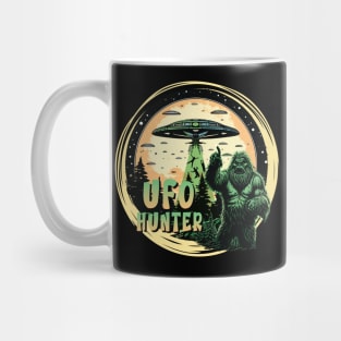 Bigfoot as UFO Hunter - For Bigfoot & Alien believers Mug